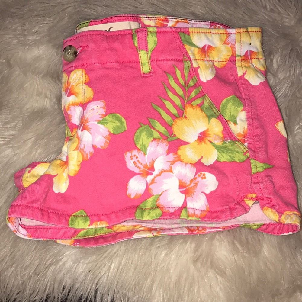 Hollister floral shorts